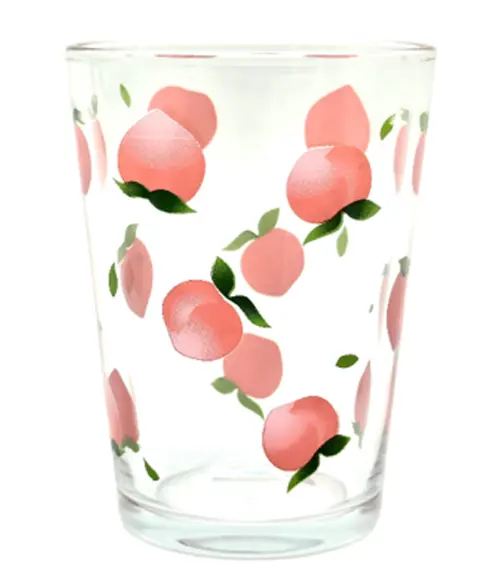 Vaso de vidrio transparente de 200 ml con estampado de melocotones en tonos rosa y hojas verdes.